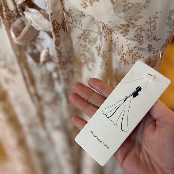 Elegant Floral chiffon V-Neck Maxi - Picture 4 of 4